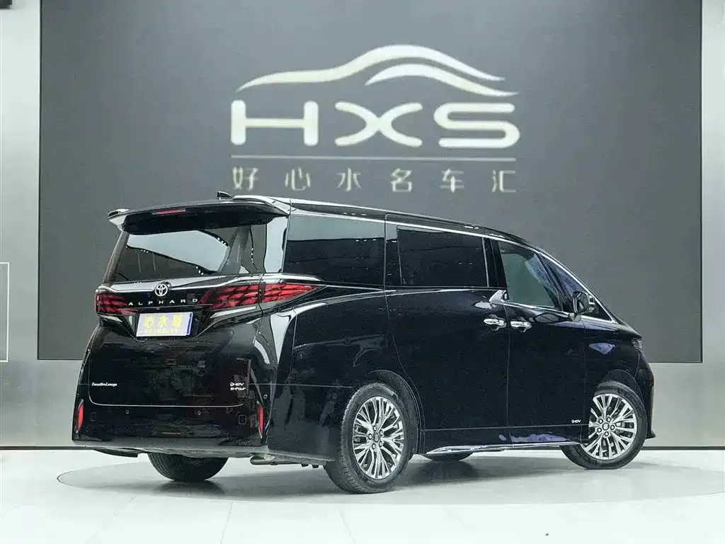 Toyota Alphard — фото 8