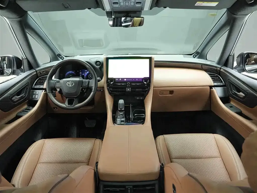 Toyota Alphard — фото 4