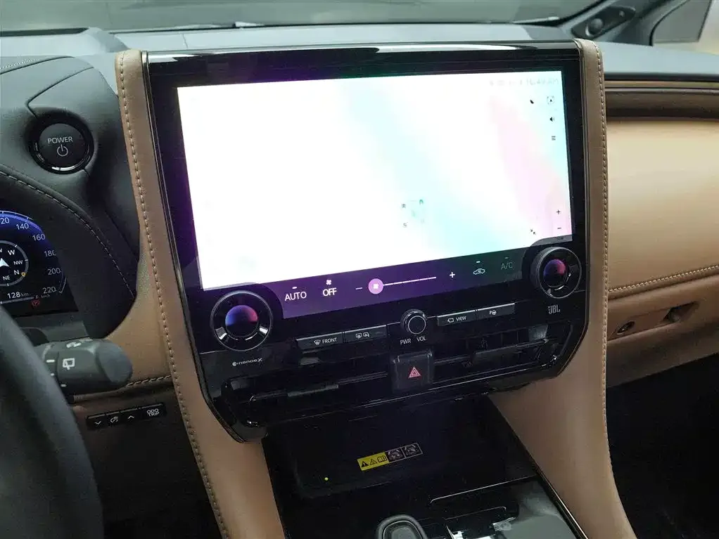 Toyota Alphard — фото 5