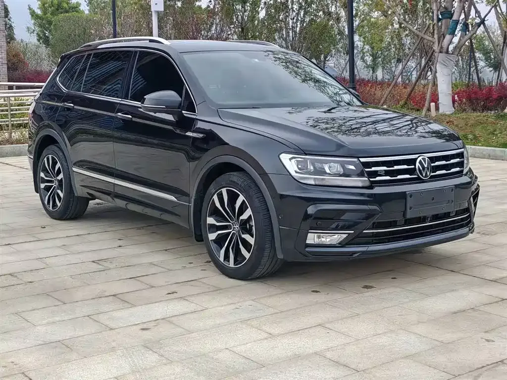 Volkswagen Tiguan L — фото 8