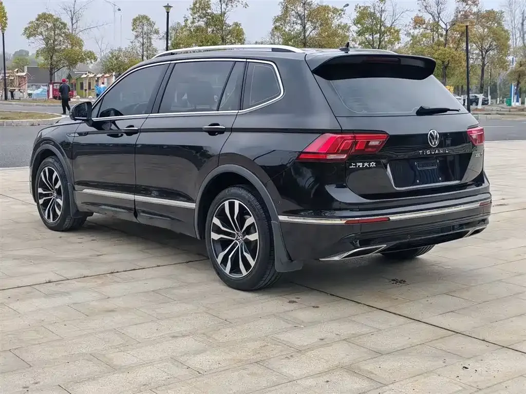 Volkswagen Tiguan L — фото 6