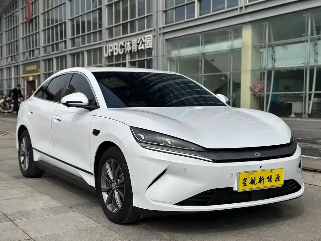 BYD Qin L — фото 10