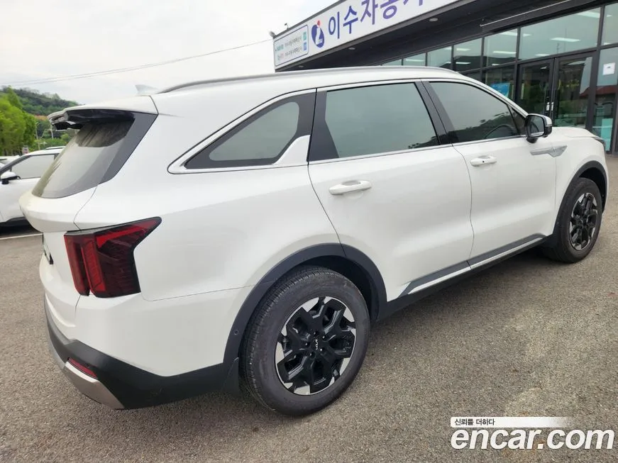Kia Sorento — фото 6