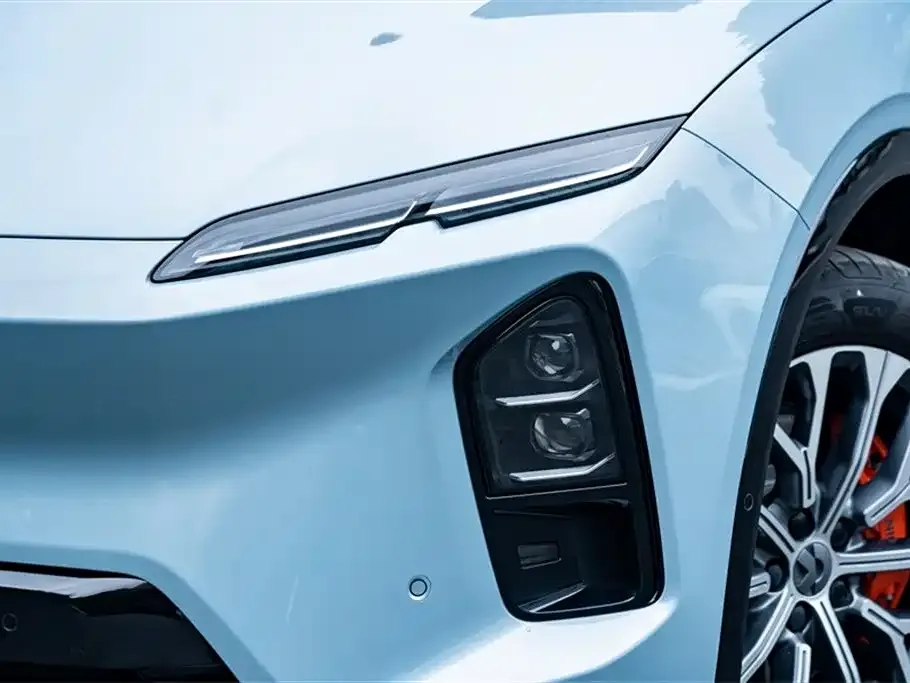 NIO EC6 — фото 7