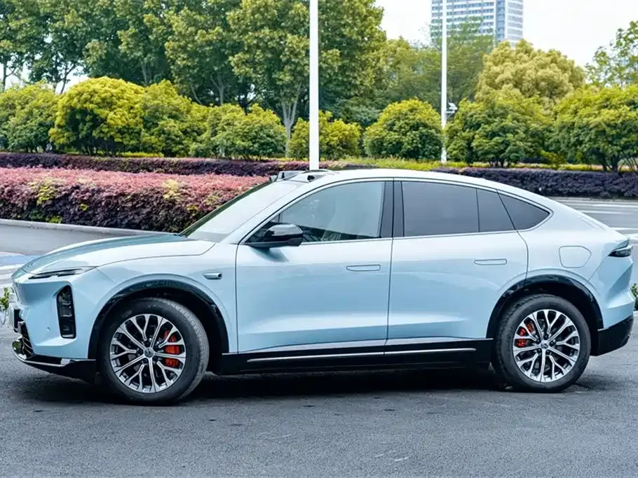 NIO EC6 — фото 10