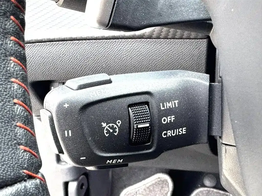 Peugeot 2008 — фото 10