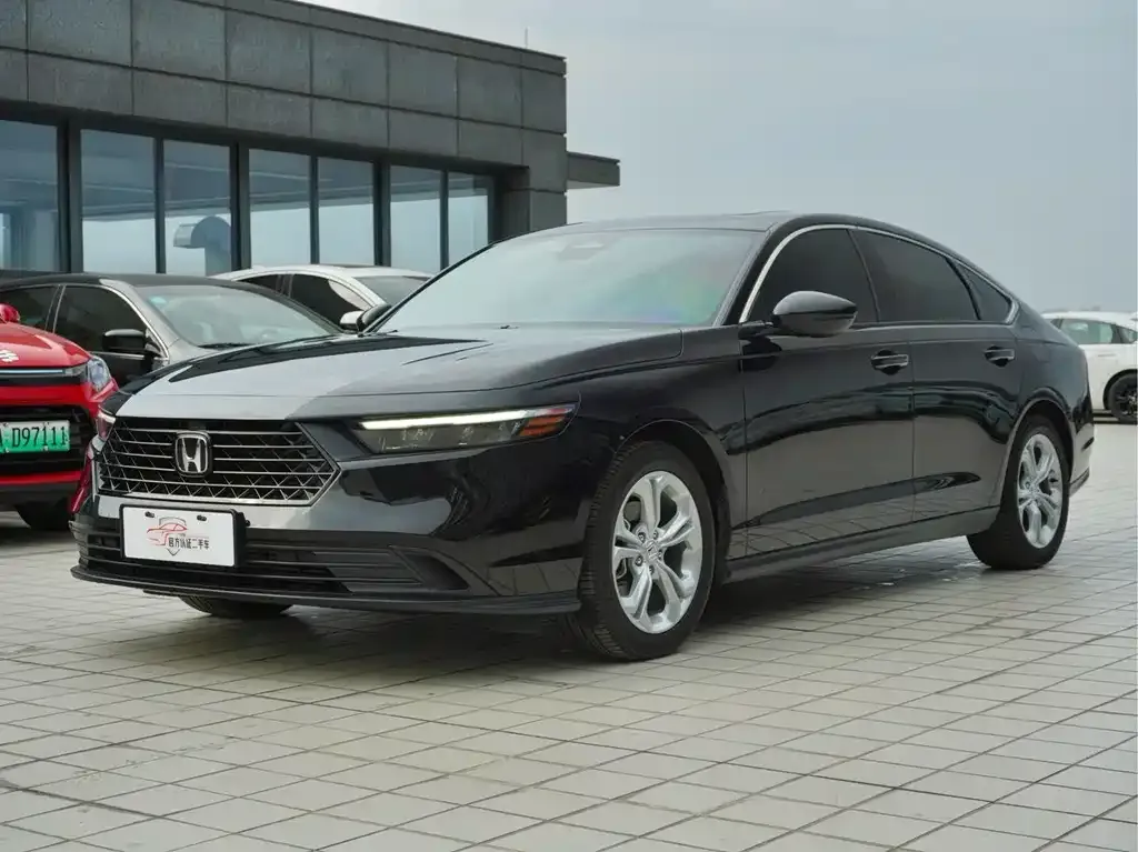 Honda Accord — фото 1