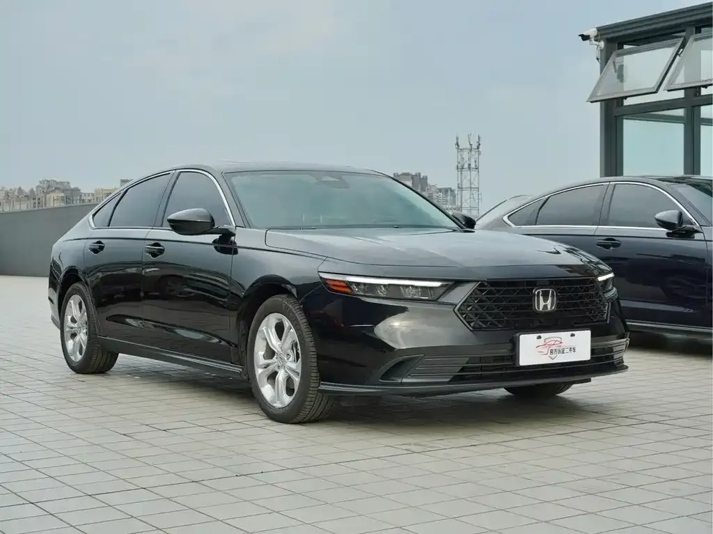 Honda Accord — фото 8