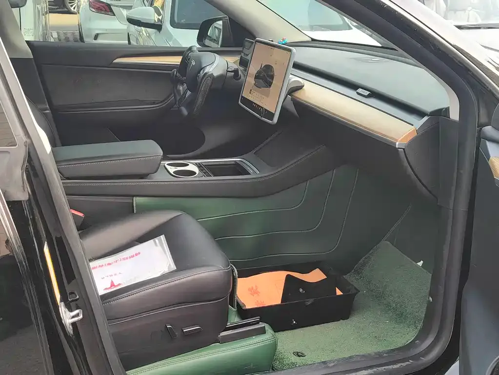 Tesla Model Y — фото 2