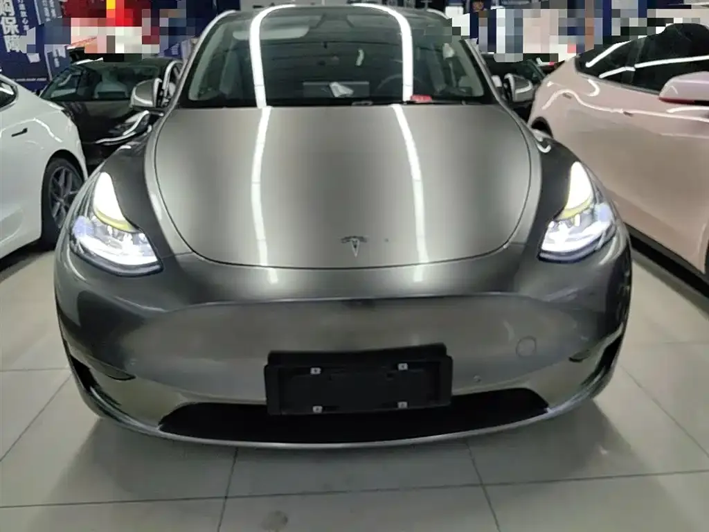 Tesla Model Y — фото 8
