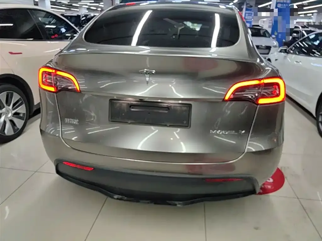 Tesla Model Y — фото 9
