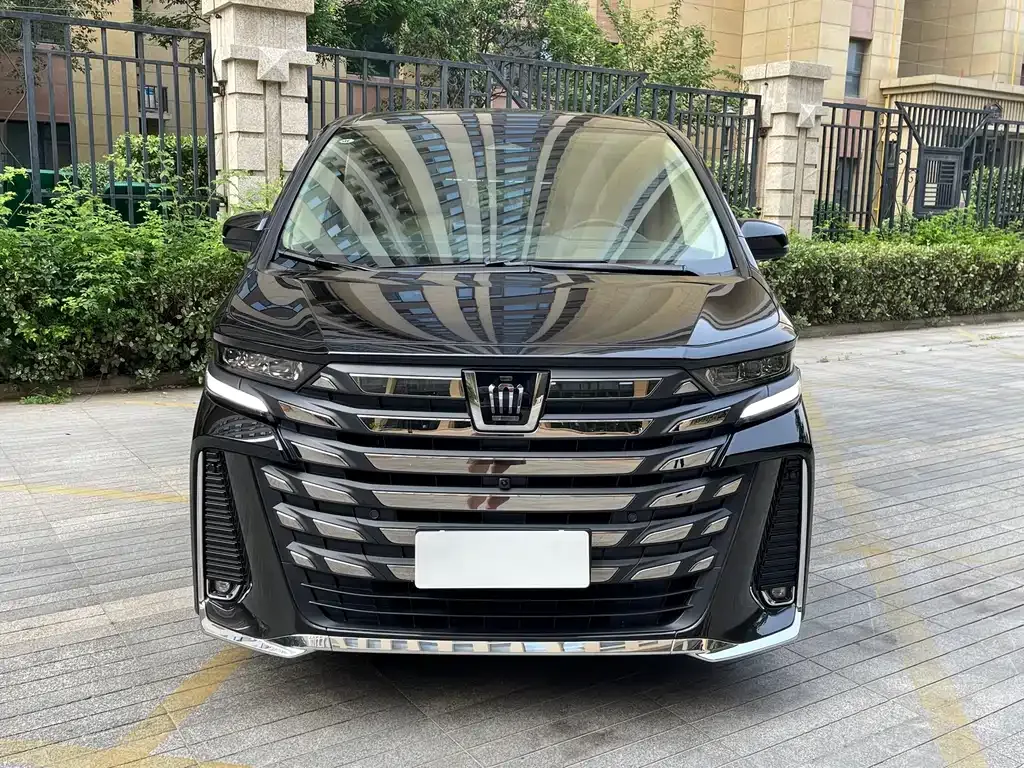 Toyota Vellfire — фото 10