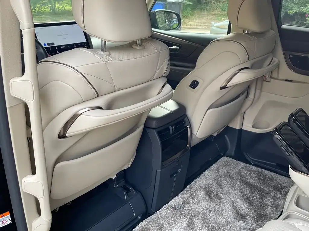 Toyota Vellfire — фото 3