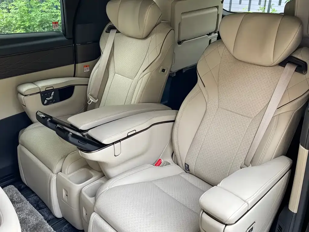 Toyota Vellfire — фото 4