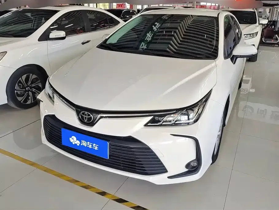 Toyota Corolla — фото 1