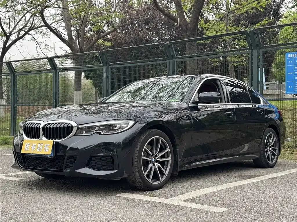 BMW 3 Series — фото 1