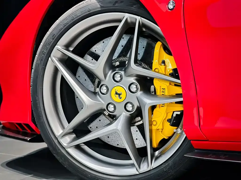 Ferrari F8 — фото 7