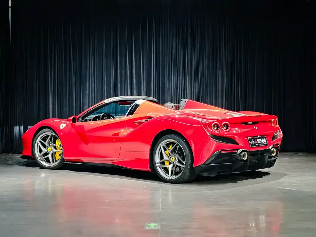 Ferrari F8 — фото 6