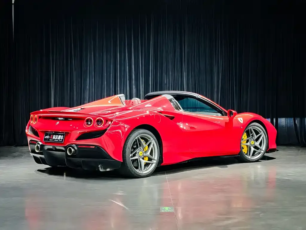 Ferrari F8 — фото 10
