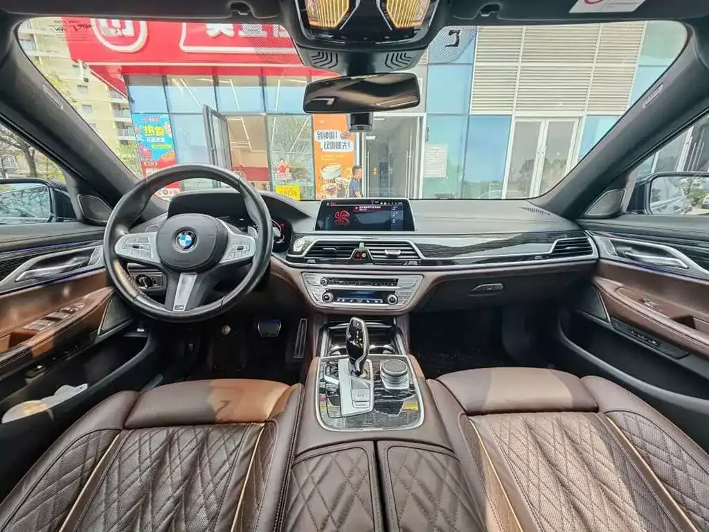 BMW 7 Series — фото 4