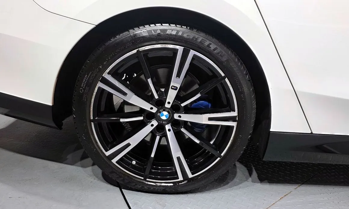 BMW 5-Series 2024 из KR, фото 8