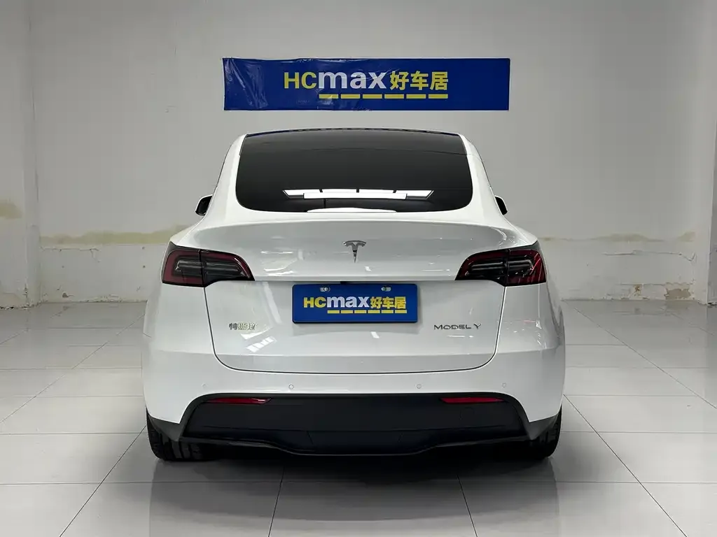 Tesla Model Y — фото 8