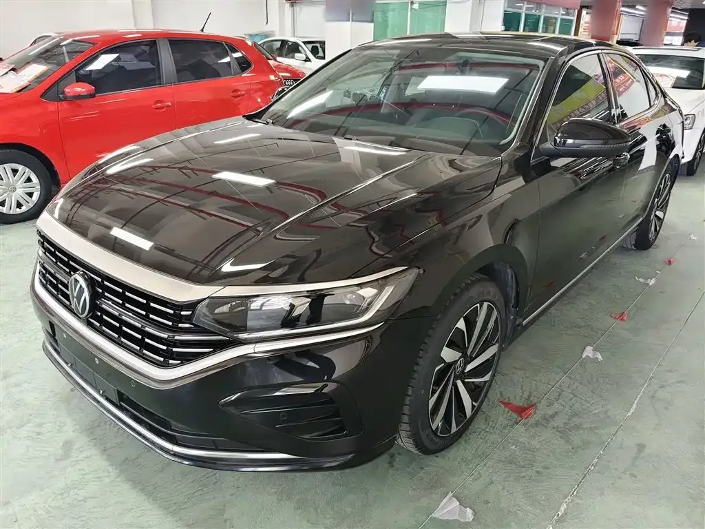Volkswagen Passat — фото 1