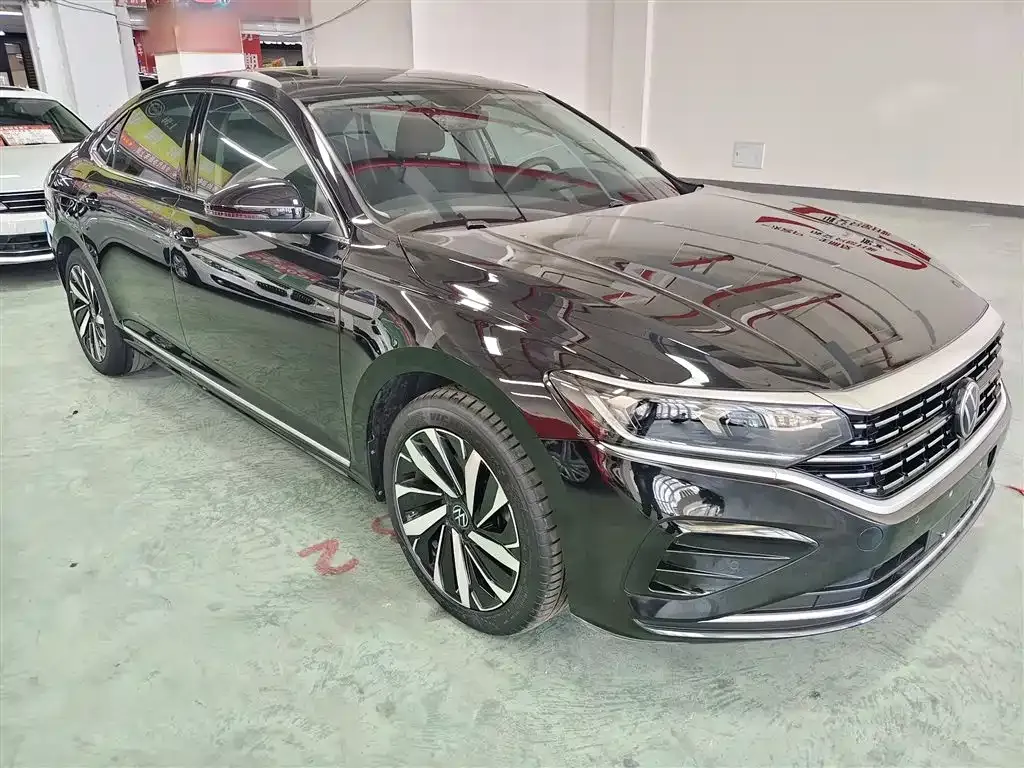 Volkswagen Passat — фото 10