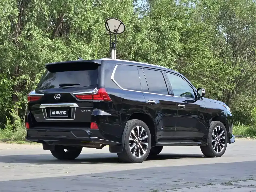 Lexus LX 2022 из CN, фото 10