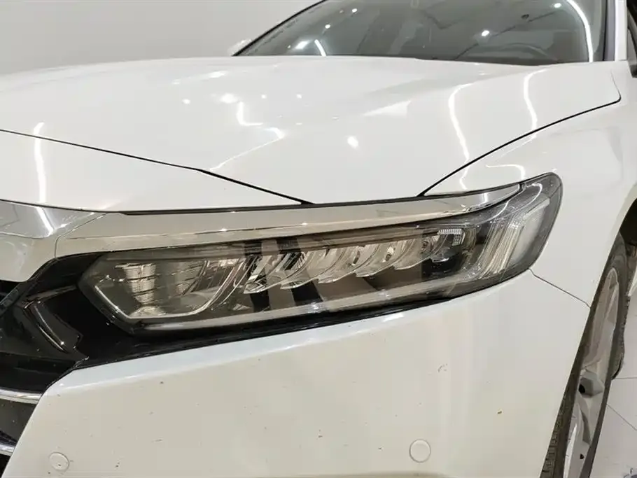 Honda Accord — фото 9