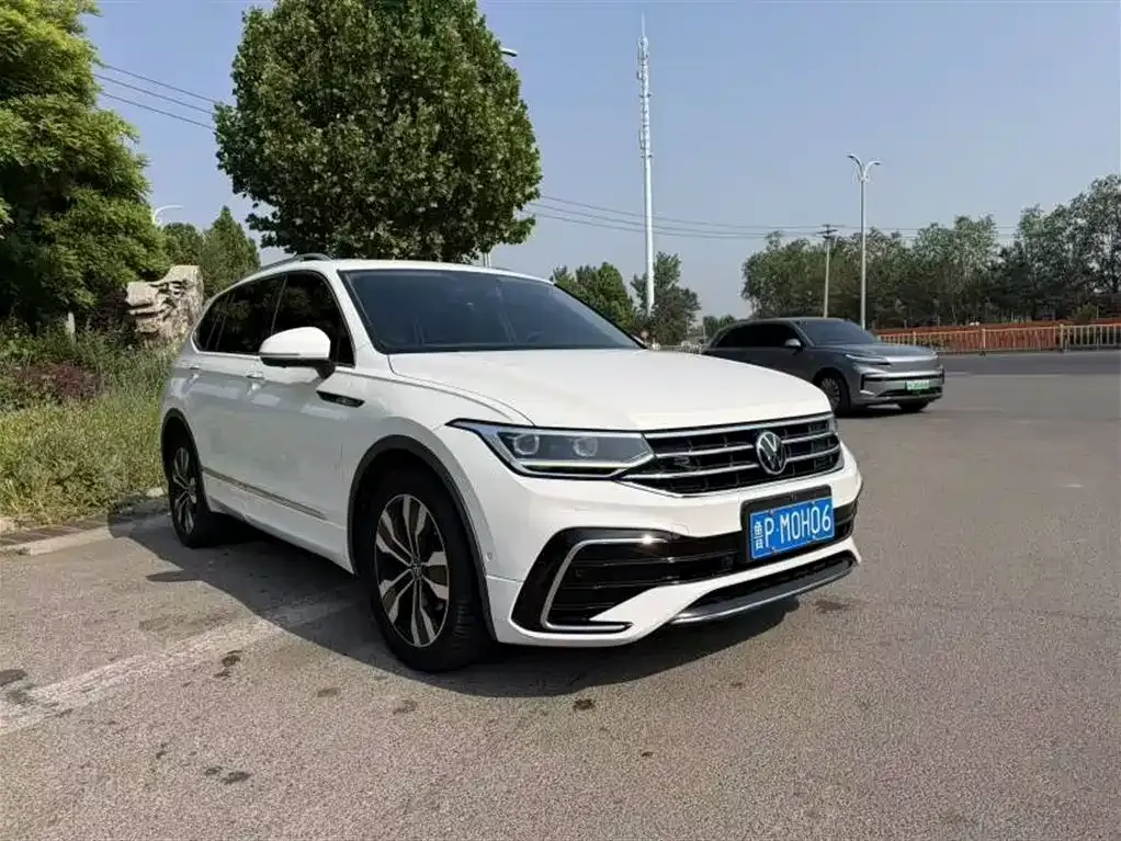 Volkswagen Tiguan L — фото 7