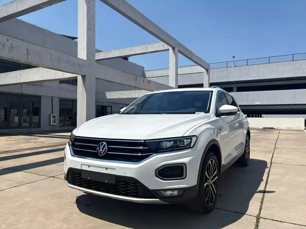 Volkswagen T-Roc — фото 1