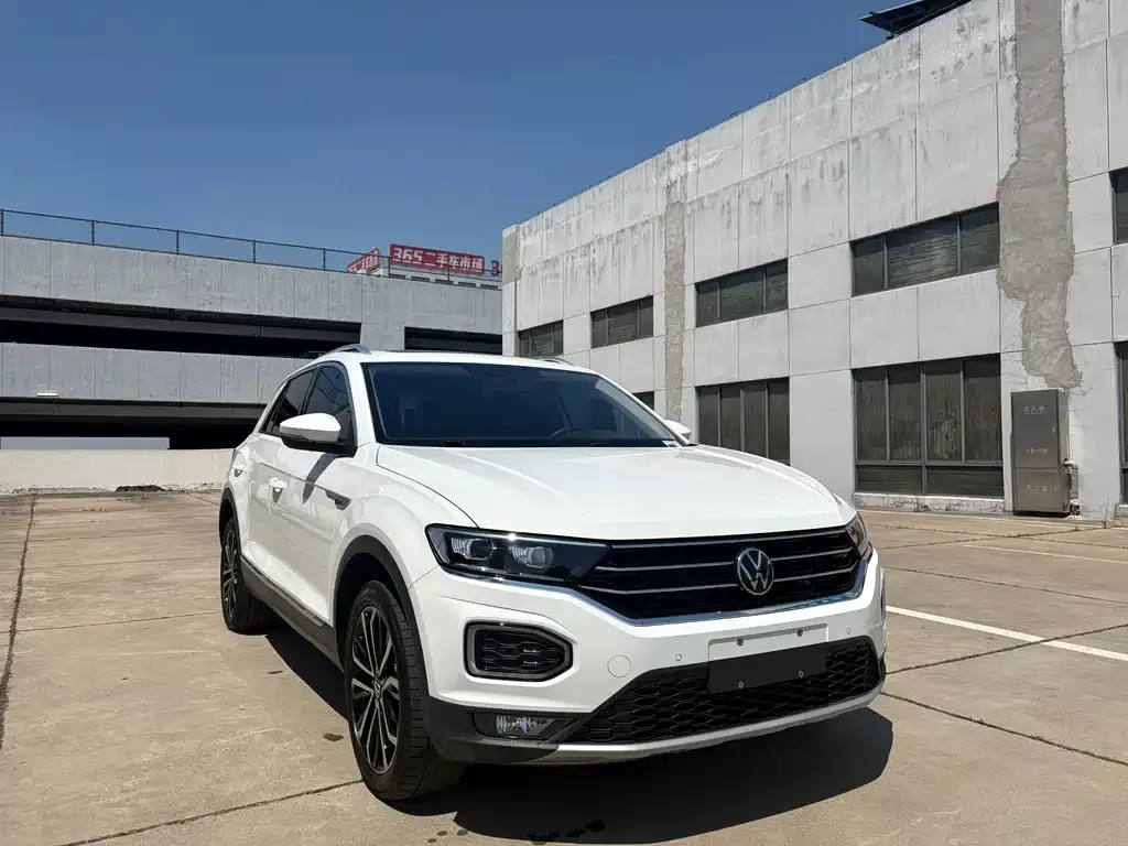 Volkswagen T-Roc — фото 9