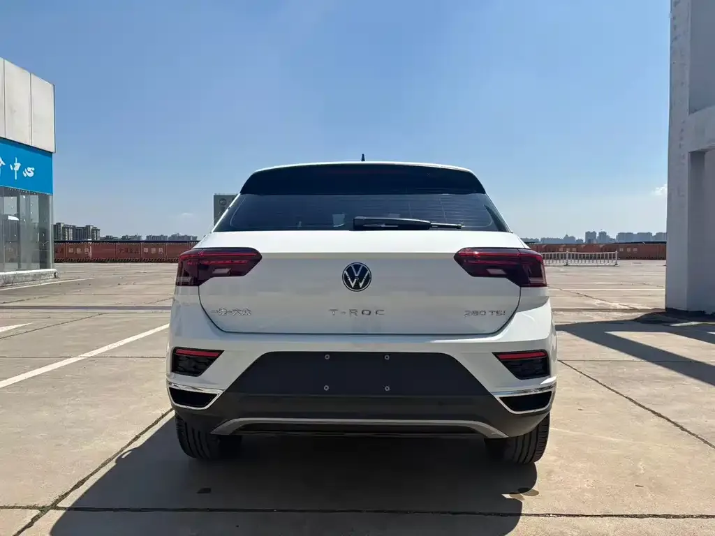 Volkswagen T-Roc — фото 7