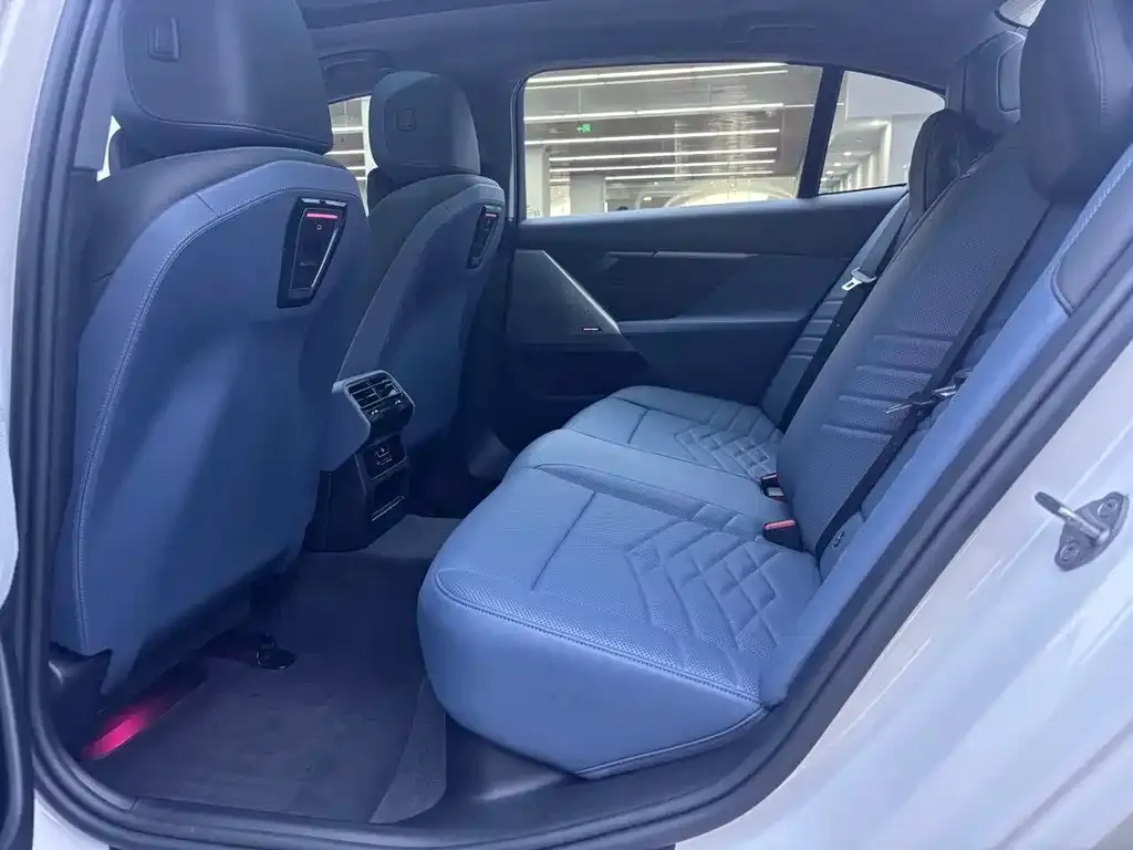 BMW i5 2024 из CN, фото 6