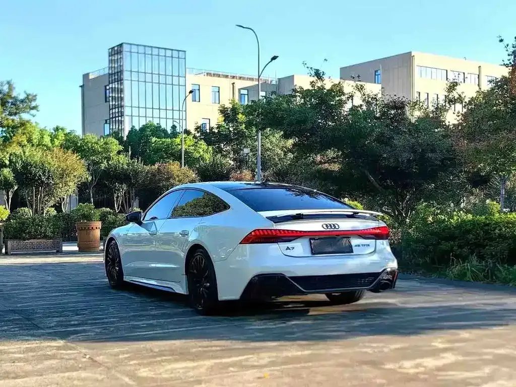 Audi A7 2021 из CN, фото 3