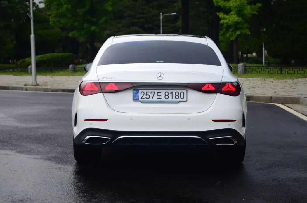 Mercedes-Benz E-Class 2026 из KR, фото 4