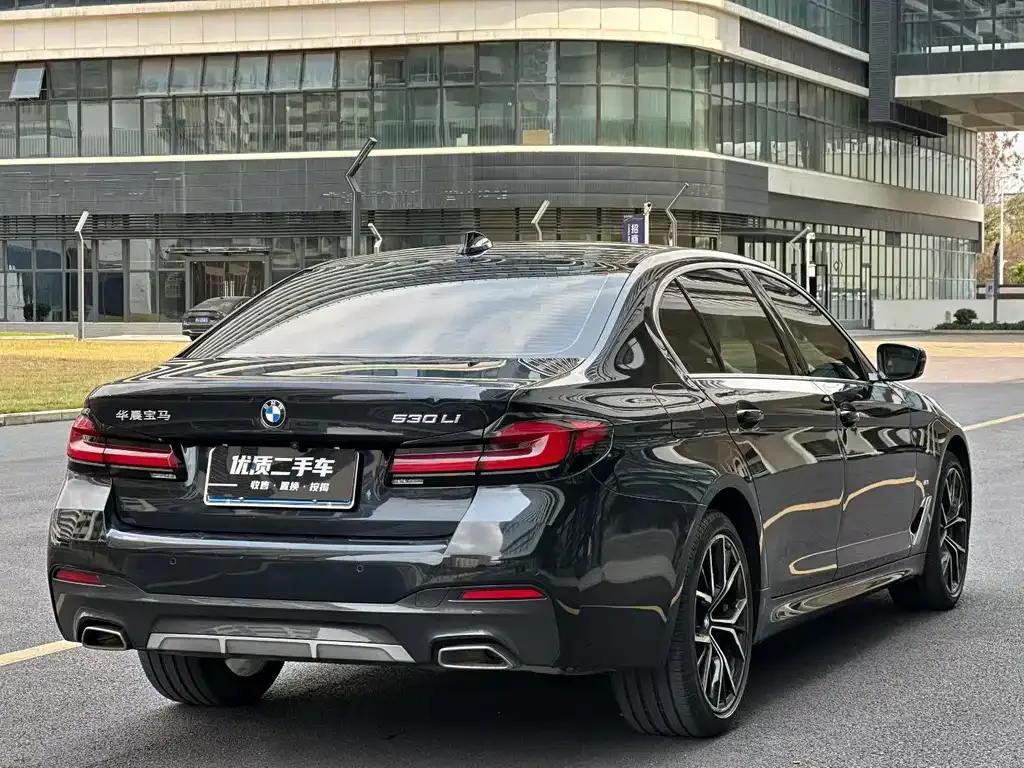 BMW 5 Series — фото 6