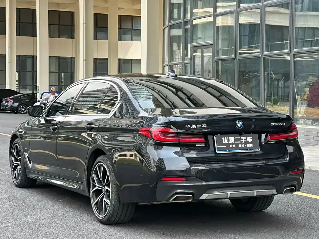 BMW 5 Series — фото 4