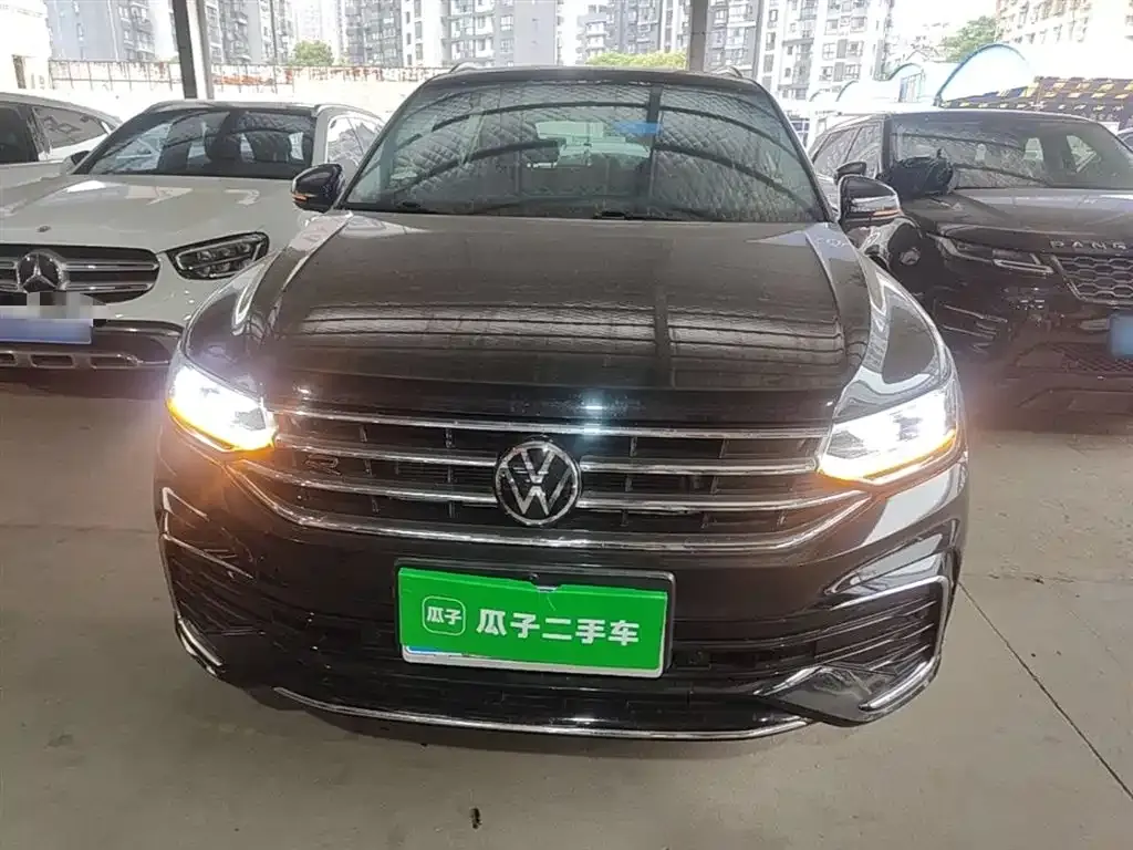 Volkswagen Tiguan L — фото 10