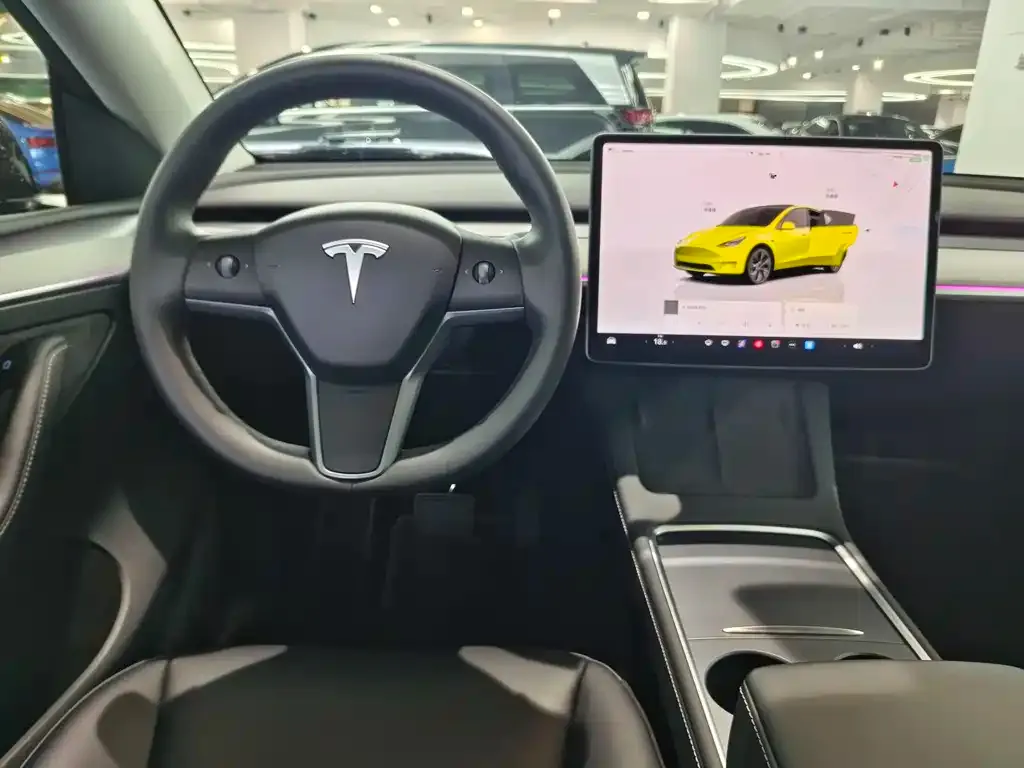 Tesla Model Y — фото 8