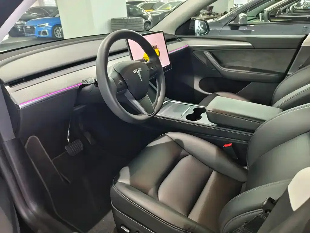 Tesla Model Y — фото 4