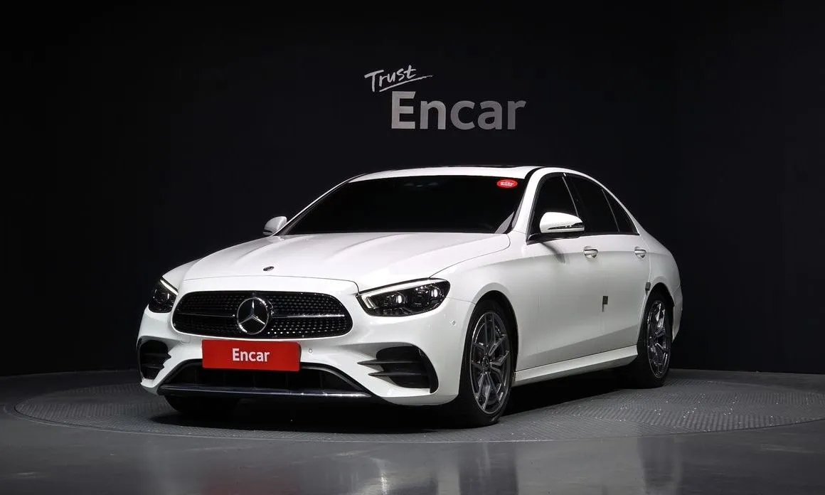 Mercedes-Benz E-Class — фото 1