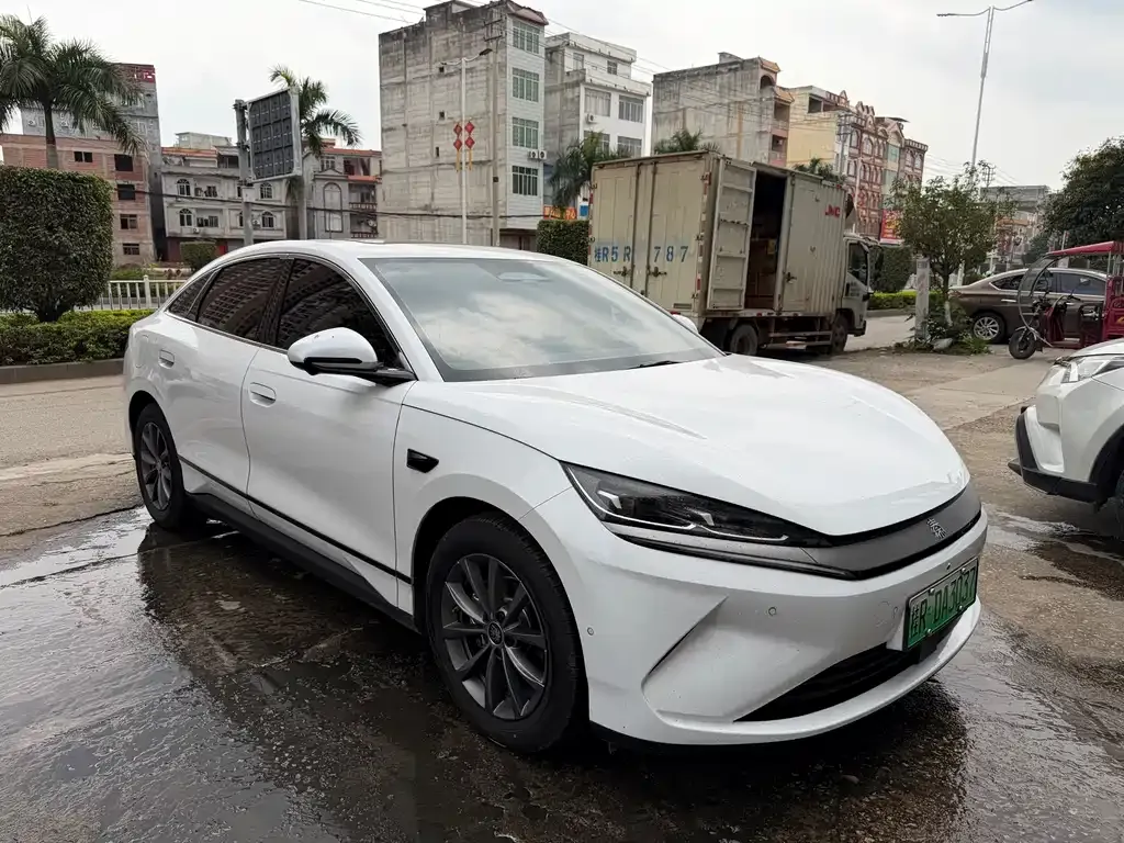 BYD Qin L — фото 10