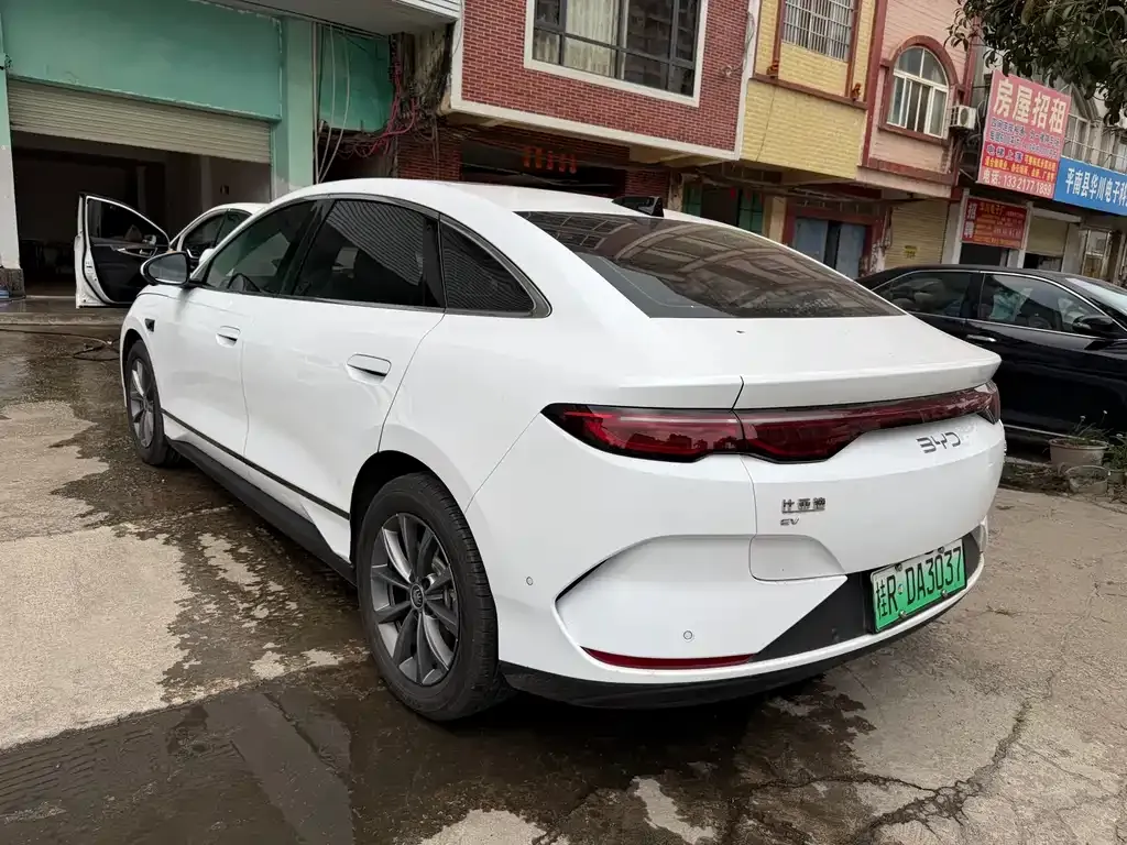 BYD Qin L — фото 4