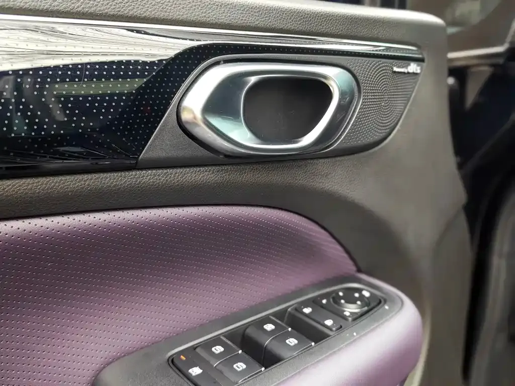 GAC Motor Trumpchi M6 — фото 9