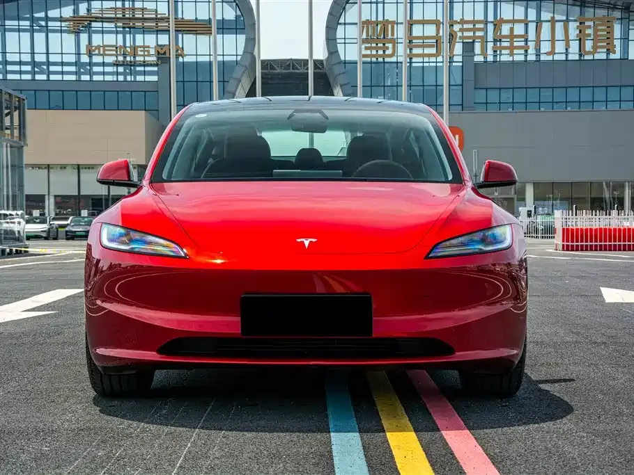 Tesla Model 3 — фото 5