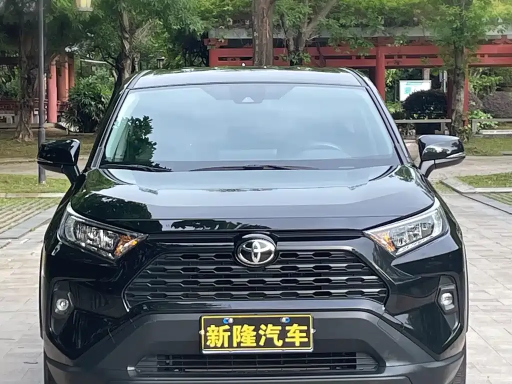 Toyota RAV4 — фото 9