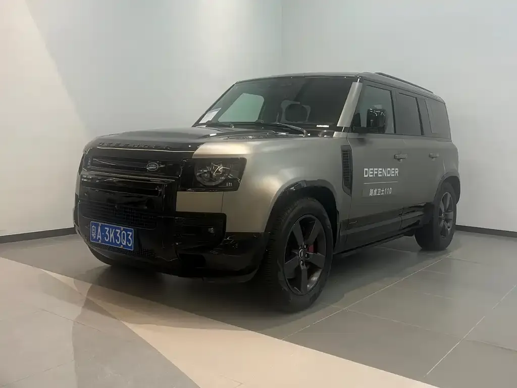Land Rover Defender — фото 1