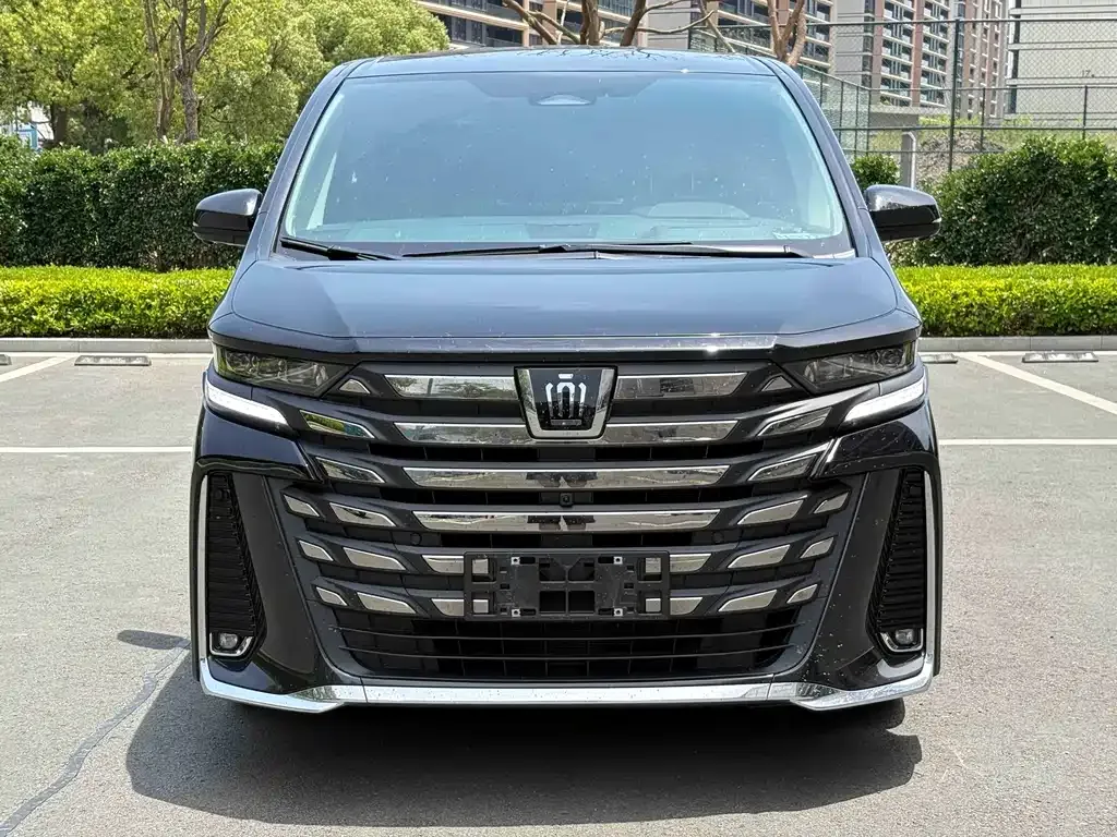 Toyota Vellfire — фото 3